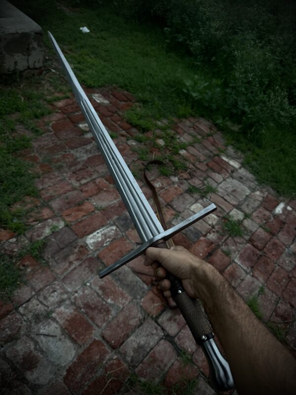 Medieval Type XXa Longsword with Triple Fullers - Image 6