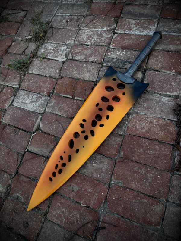 Monster Hunter-Inspired “Corona” Greatsword – Fully Functional | 30.8 lbs Heavyweight Blade - Image 3